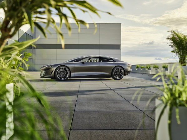 Audi Grandsphere Concept: a közúti magángép - TRSonline.hu